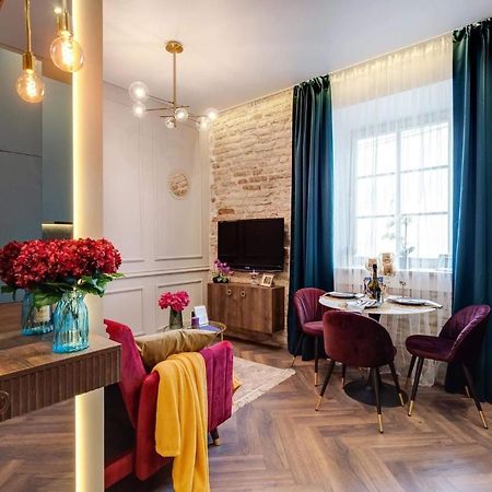 Charming Apt In Vilnius Old Town By Reside Baltic Apartment ภายนอก รูปภาพ